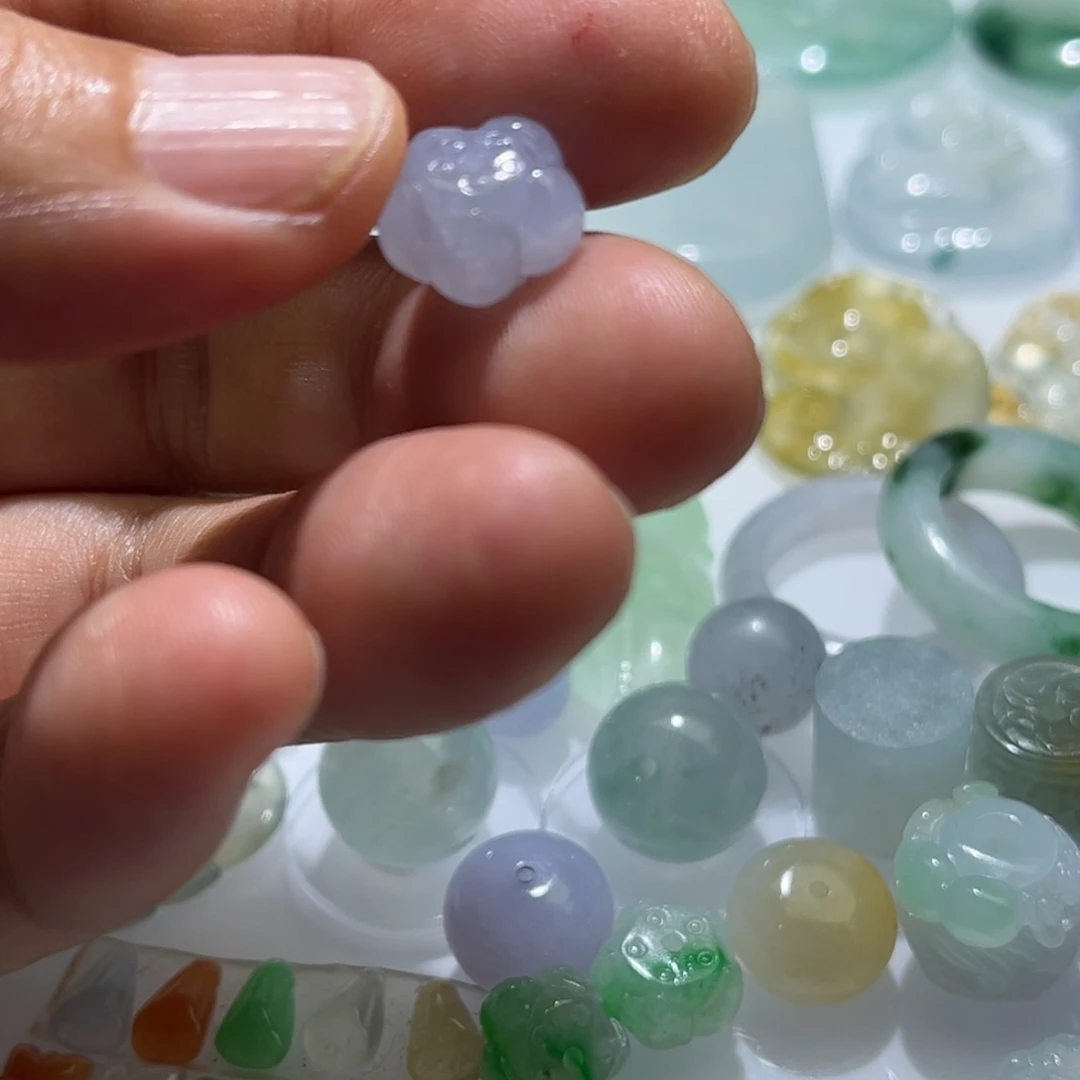 定制翡翠未镶嵌莲花