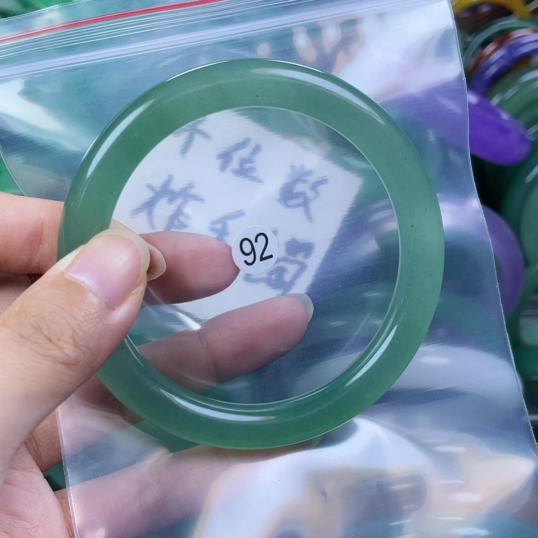 【闪购商品】石英质玉手镯未镶嵌6162