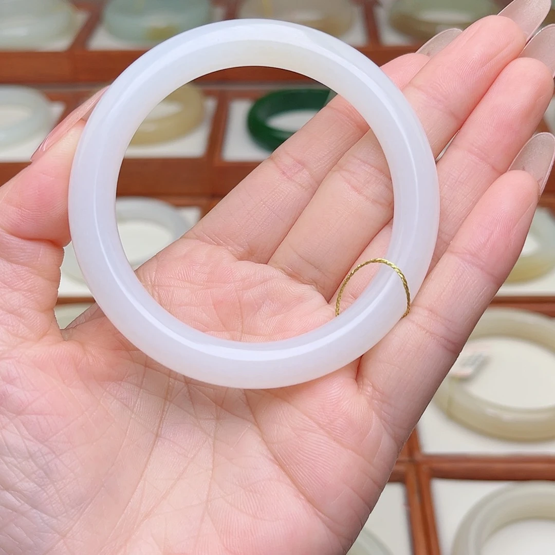 和田玉手镯未镶嵌55.2