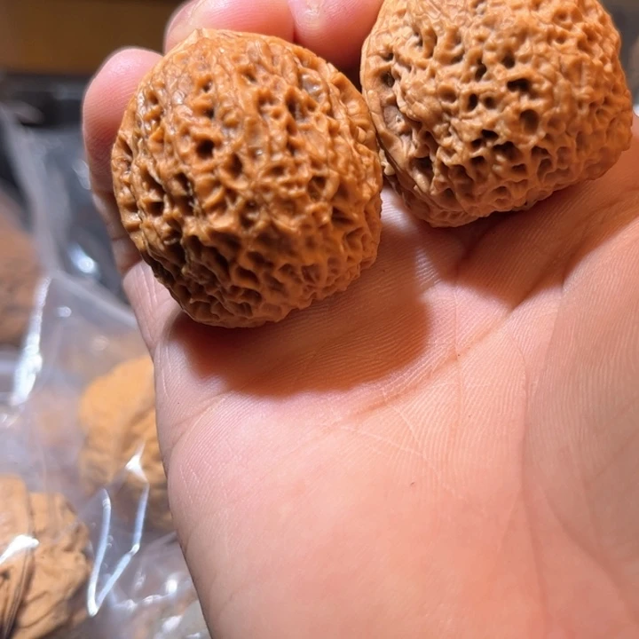 文玩核桃吊坠露*滇西33
