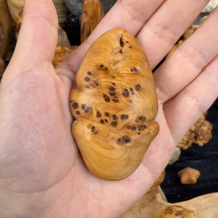 柏木（崖柏）手把件