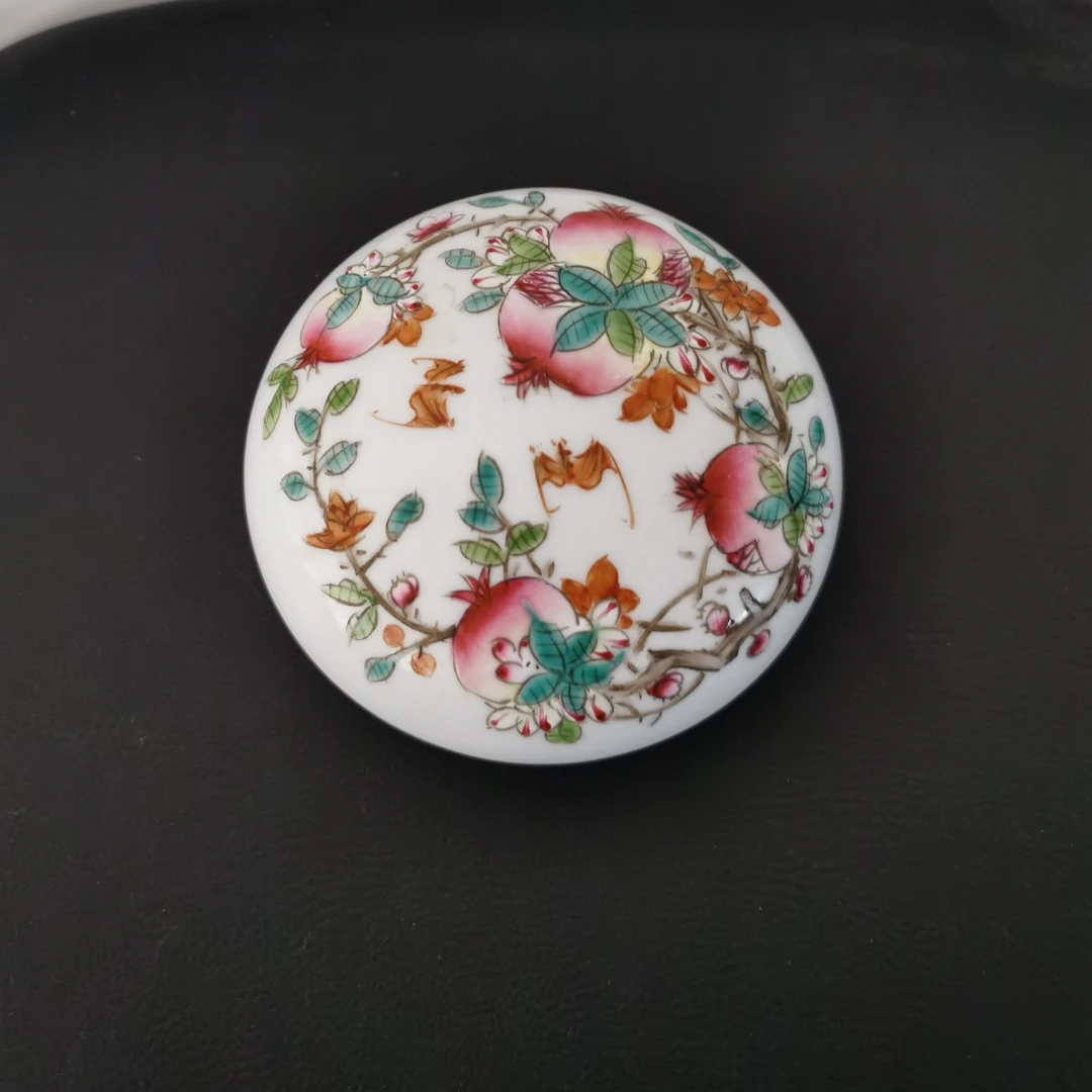 清雍正粉彩印尼盒