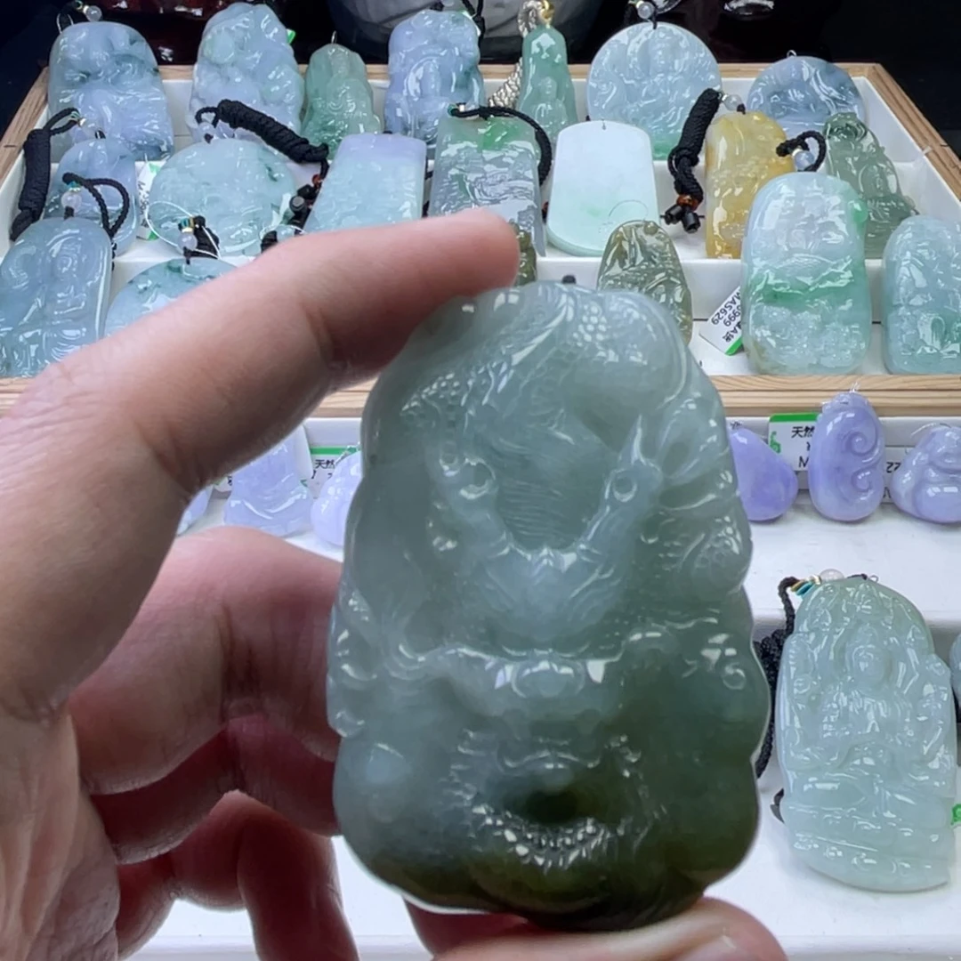 翡翠未镶嵌颈饰9865