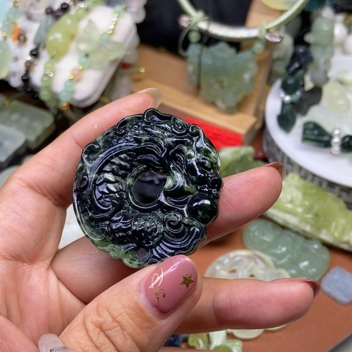 蛇纹石玉合金颈饰