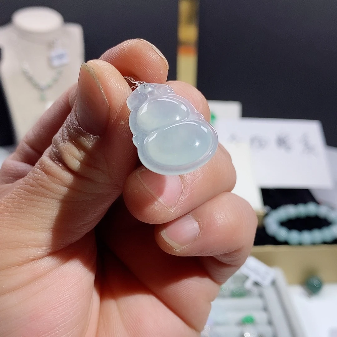 翡翠颈饰18K金镶嵌葫芦