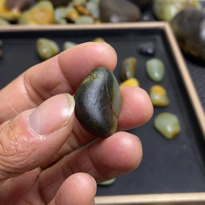 ᝰ***。和田玉（糖玉）未镶嵌珠宝奇石