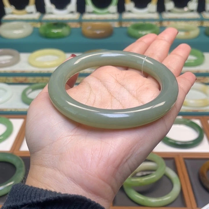 和田玉手镯未镶嵌62