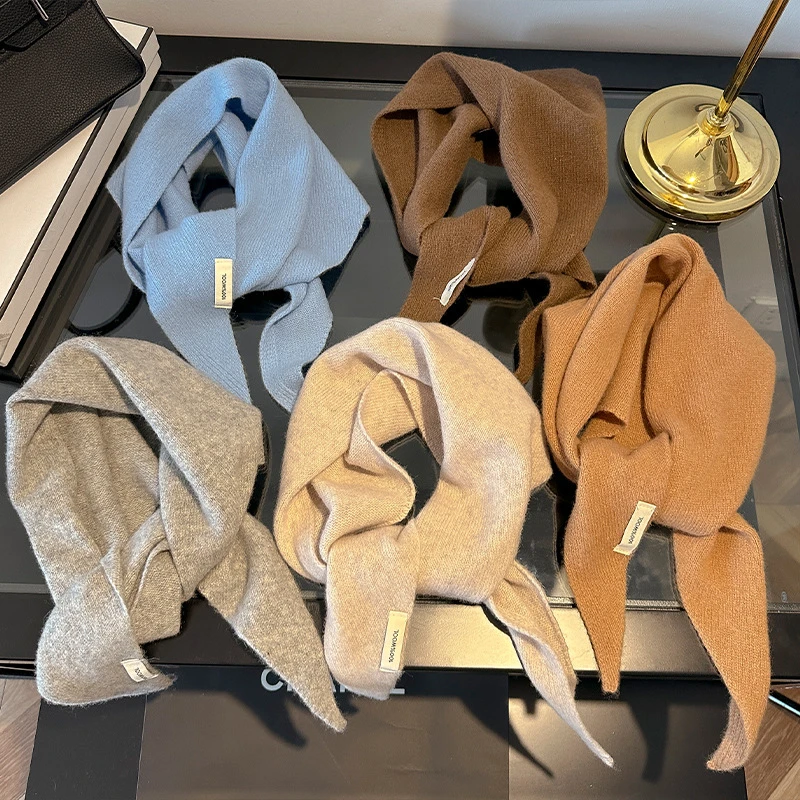 纯羊毛三角巾披肩保暖头巾女秋冬百搭小围巾多功能时尚款女