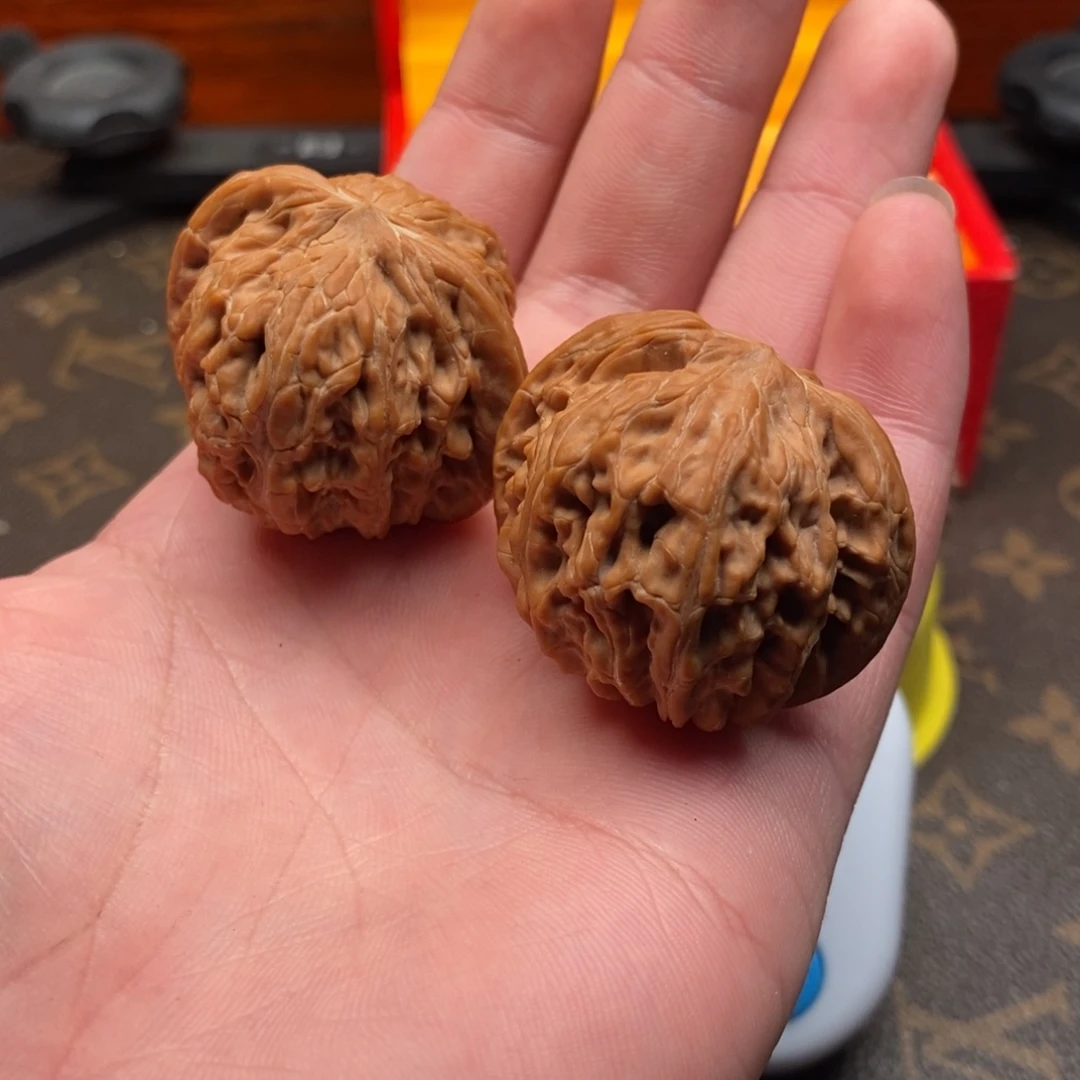 文玩等形式来满足广大玩家