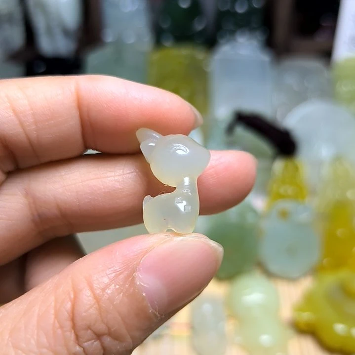 岫玉吊坠(不含链)未镶嵌