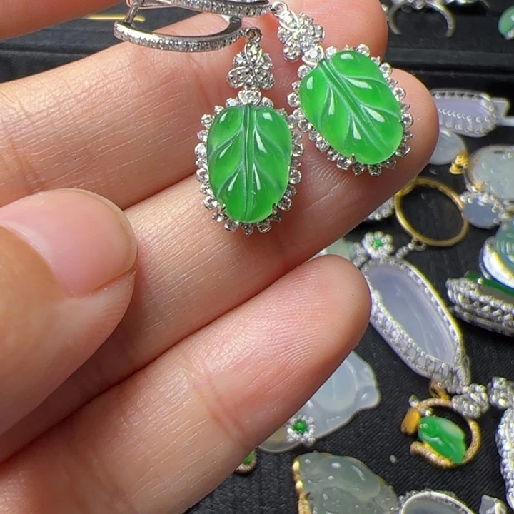 翡翠18K金镶嵌耳饰