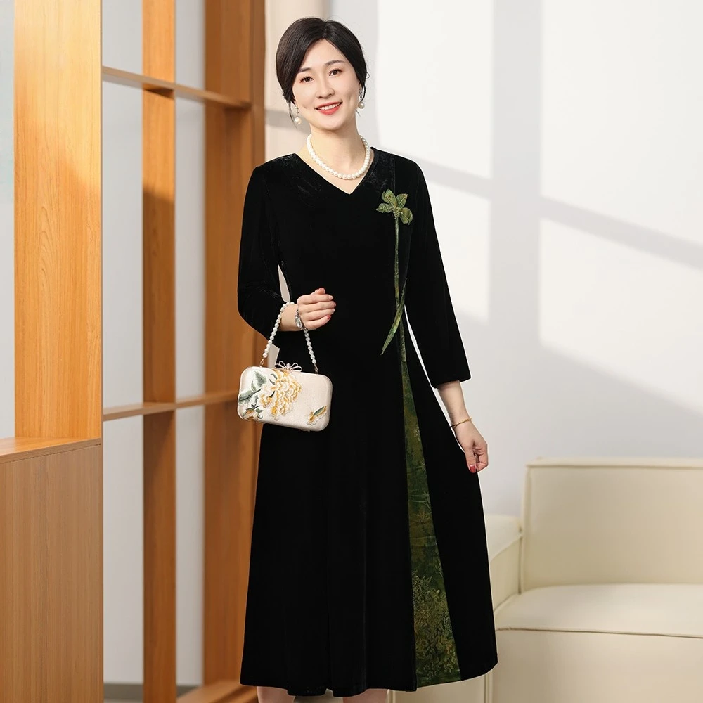 妈妈秋季中腰高腰不褪色休闲风连衣裙时尚中老年女装