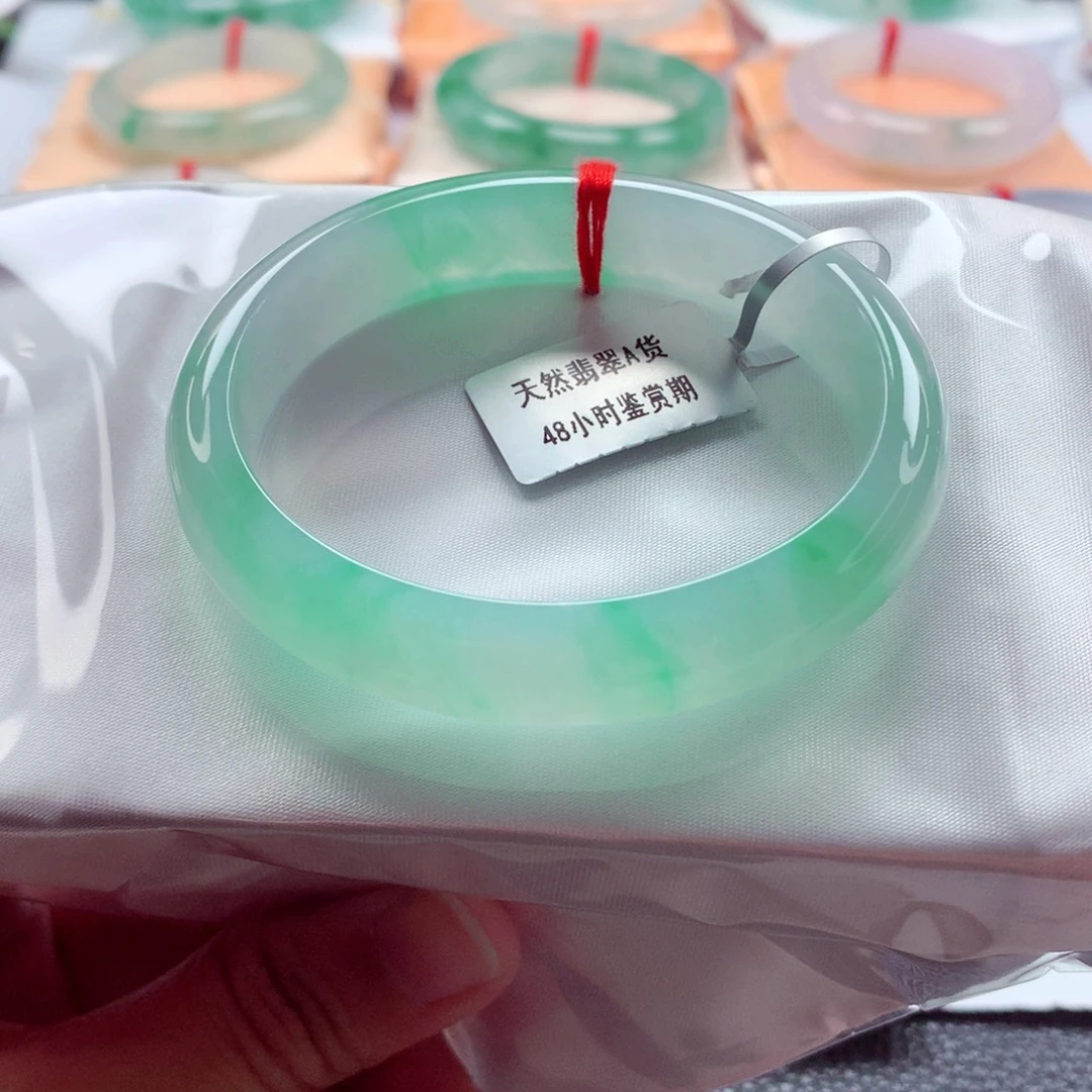 翡翠未镶嵌手镯（贵妃镯）55.8冰润起胶甜阳绿完美超值小手捡漏A