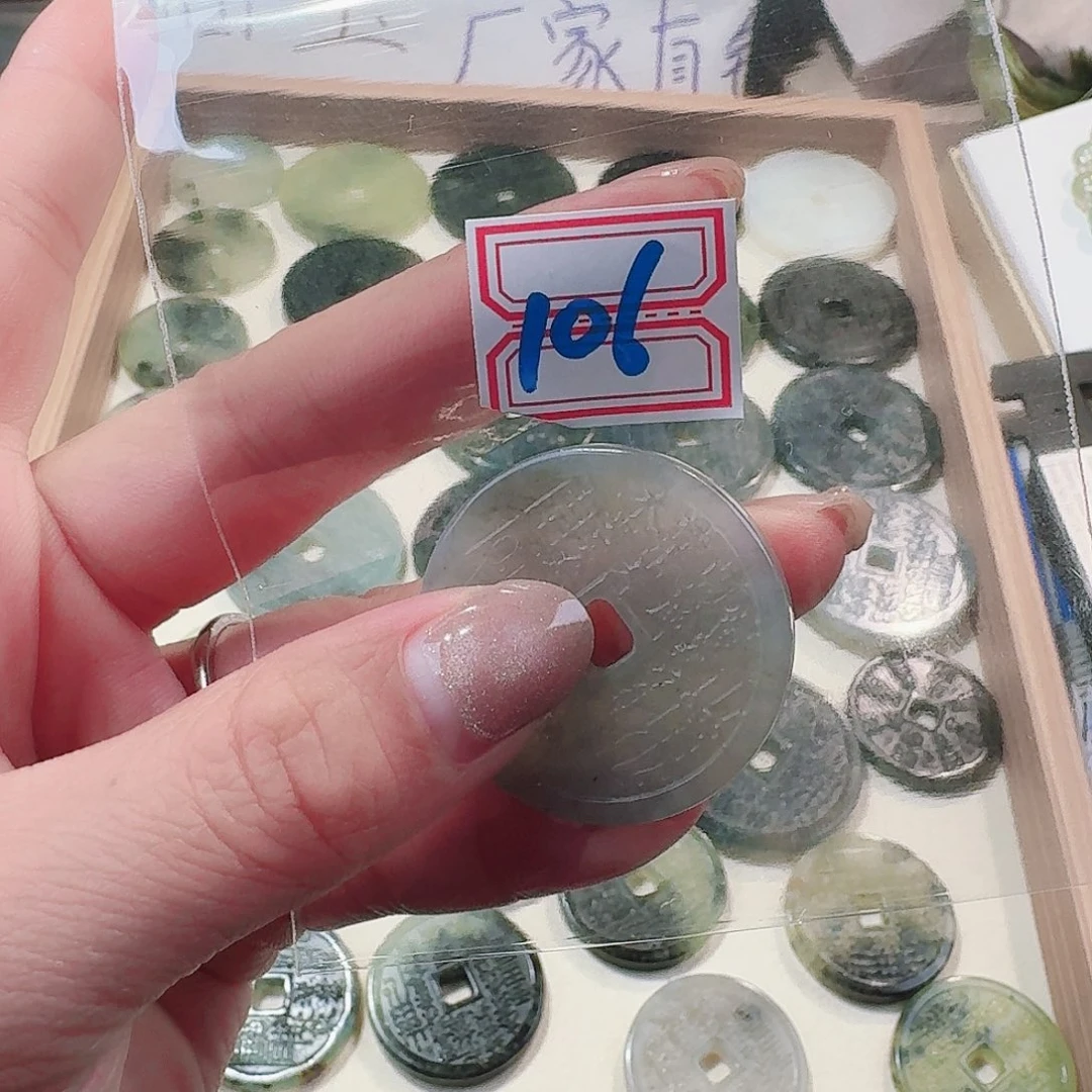 蛇纹石玉颈饰合金精美礼品