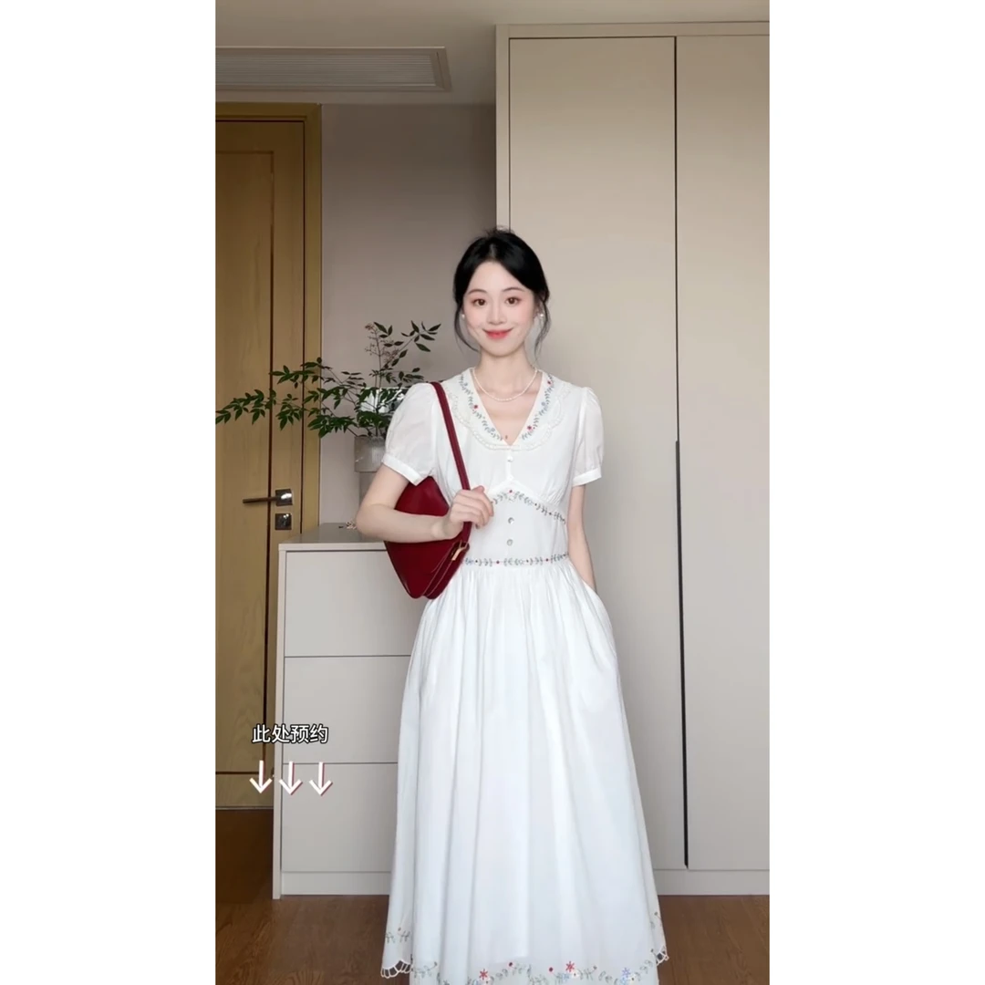 法式初恋白月光蕾丝刺绣娃娃领连衣裙女夏季新款清纯掐腰仙女裙