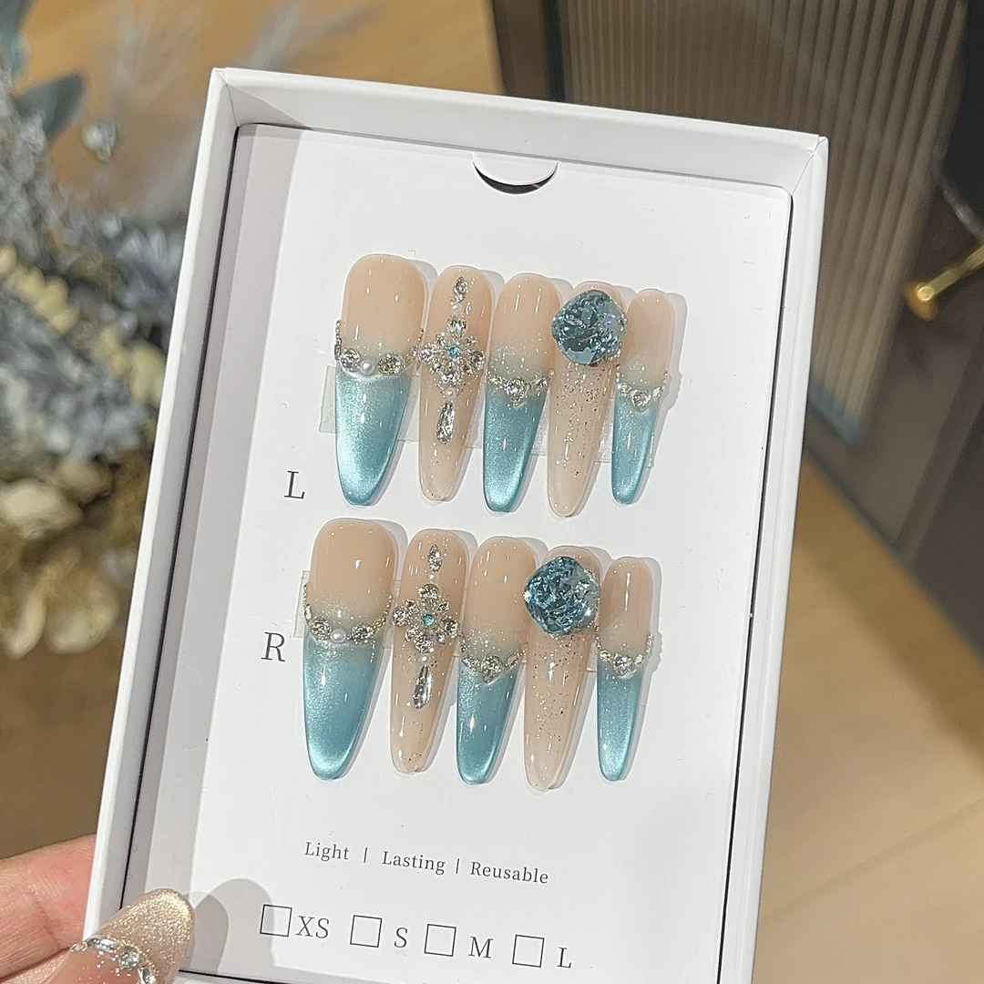 【蓝色妖姬】清冷湖水蓝猫眼法式贴钻高级感轻奢长款纯手工穿戴甲