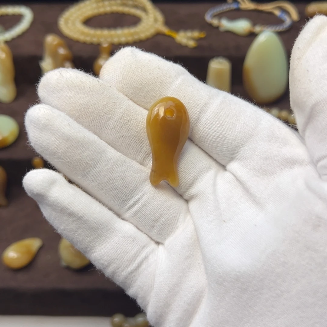 和田玉（糖玉）未镶嵌颈饰