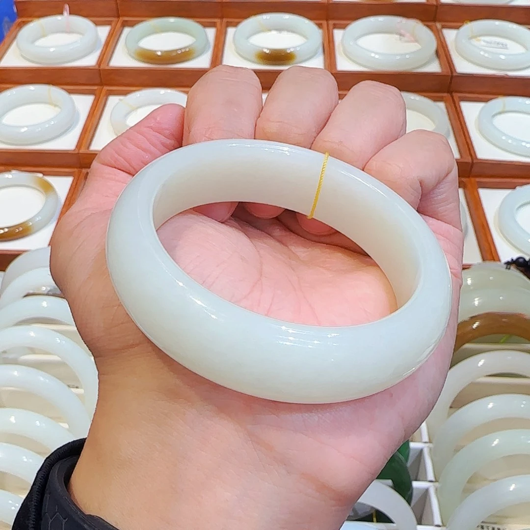 和田玉手镯未镶嵌且末暖白轮胎57 58 59