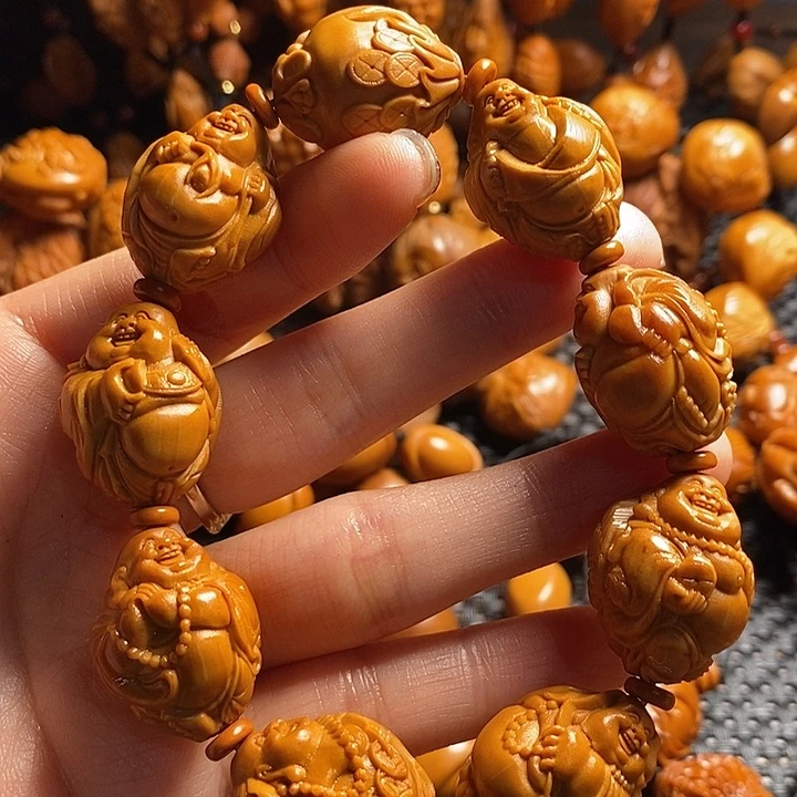 吊坠橄榄核瑞兽弥勒