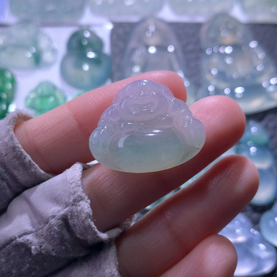 翡翠未镶嵌颈饰佛