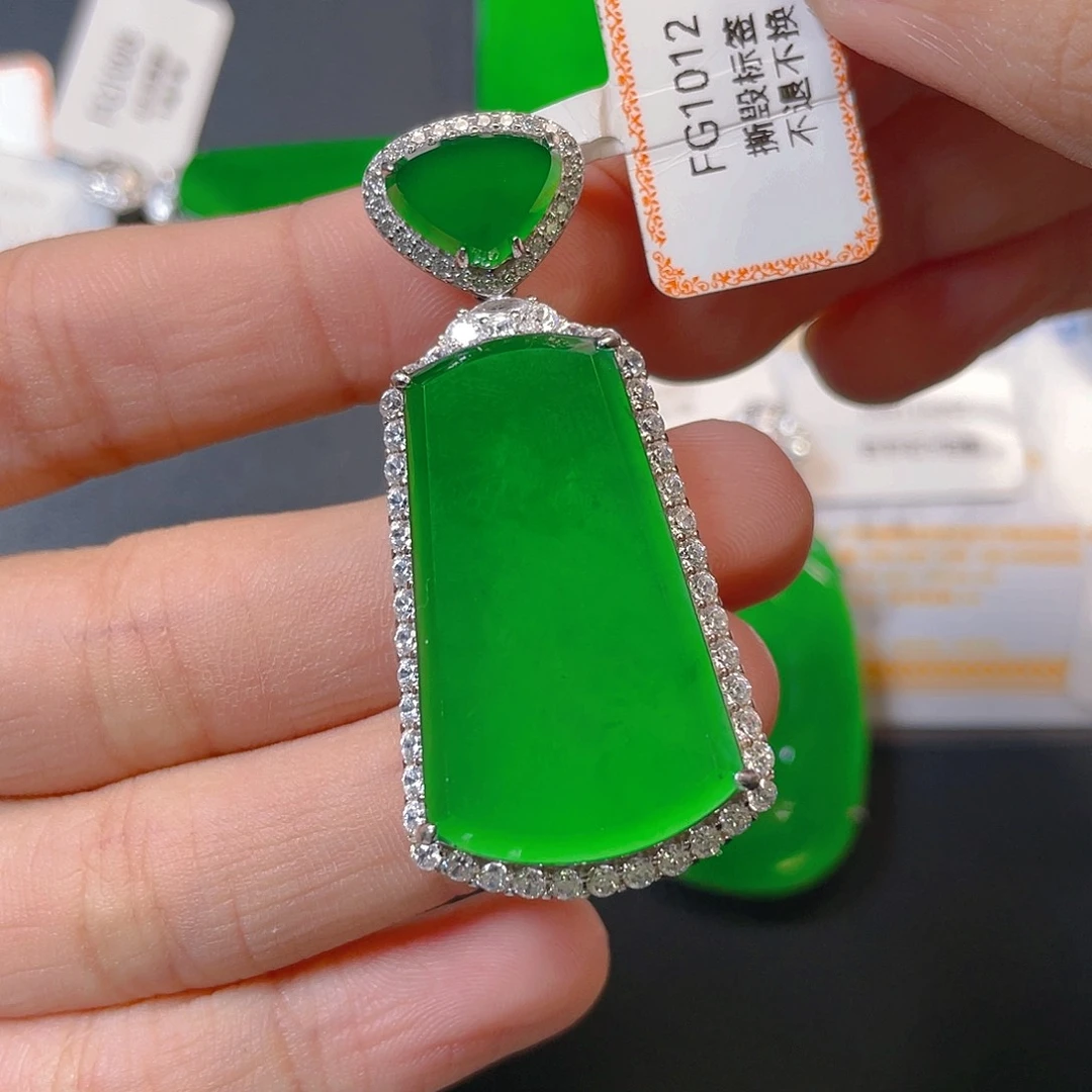 【闪购商品】颈饰银S925镶嵌翡翠翡翠