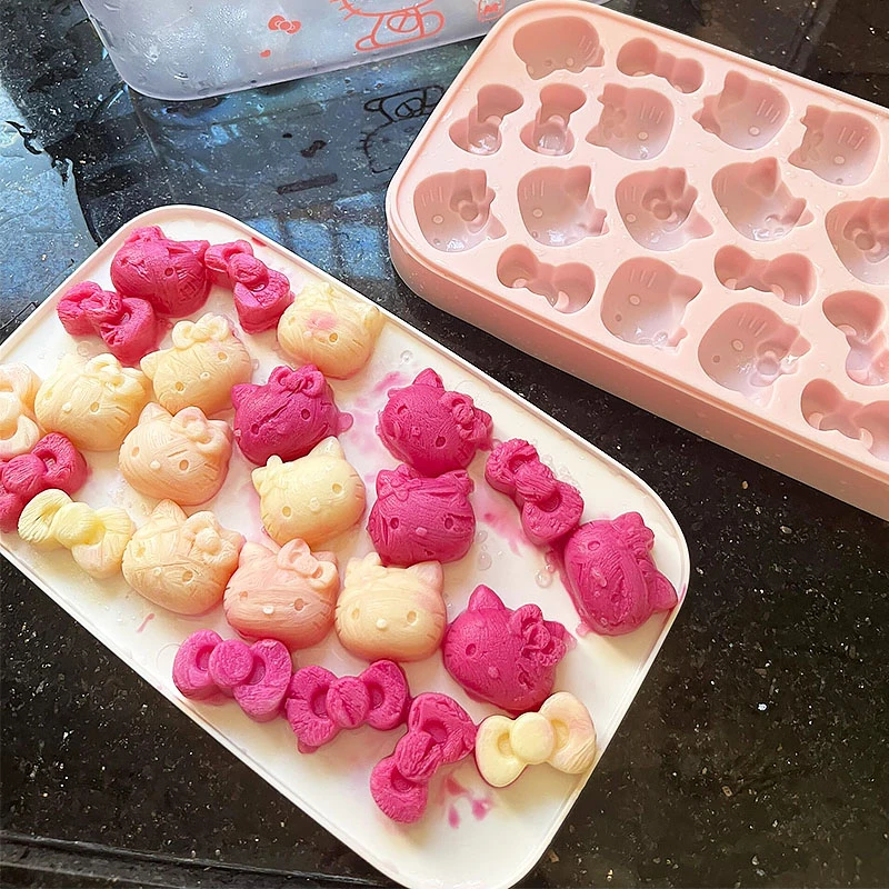 卡通HelloKitty冰块模具家用食品级制冰冰格硅胶软婴儿辅食巧克力