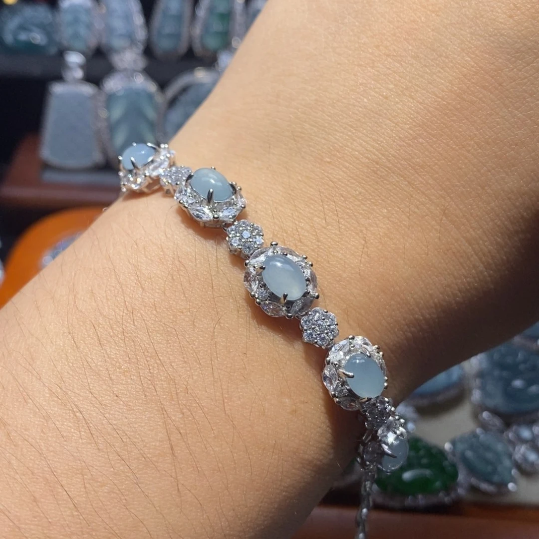 翡翠未镶嵌颈饰螺****蛋翡翠