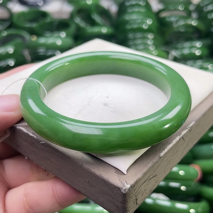 未镶嵌手镯和田玉（碧玉）