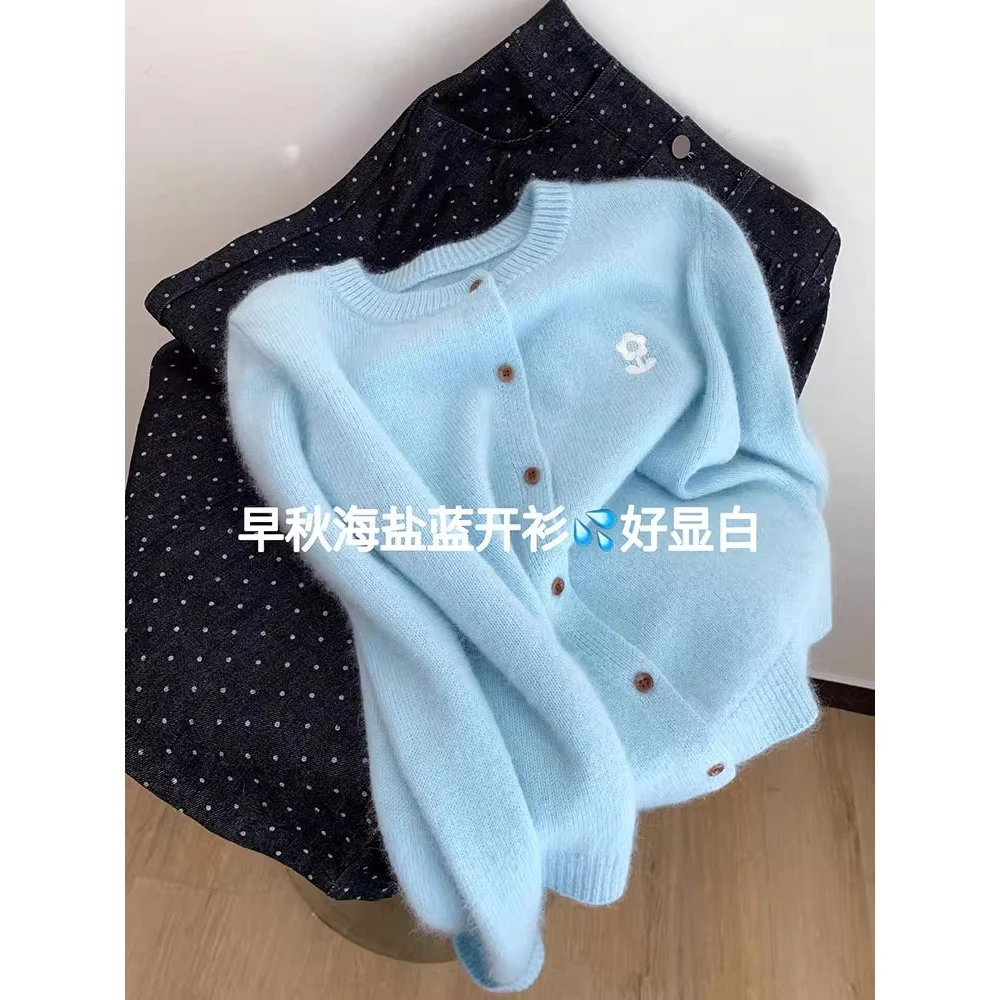 CHAO推荐！巨显白！海盐蓝色小花朵毛衣女秋冬软糯针织开衫百搭上衣