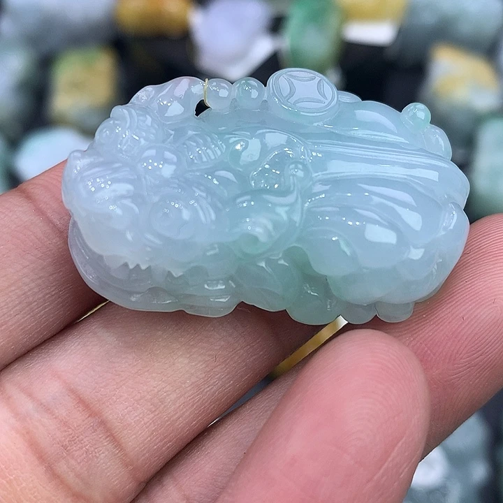 翡翠未镶嵌颈饰天然缅甸翡翠貔貅吊坠