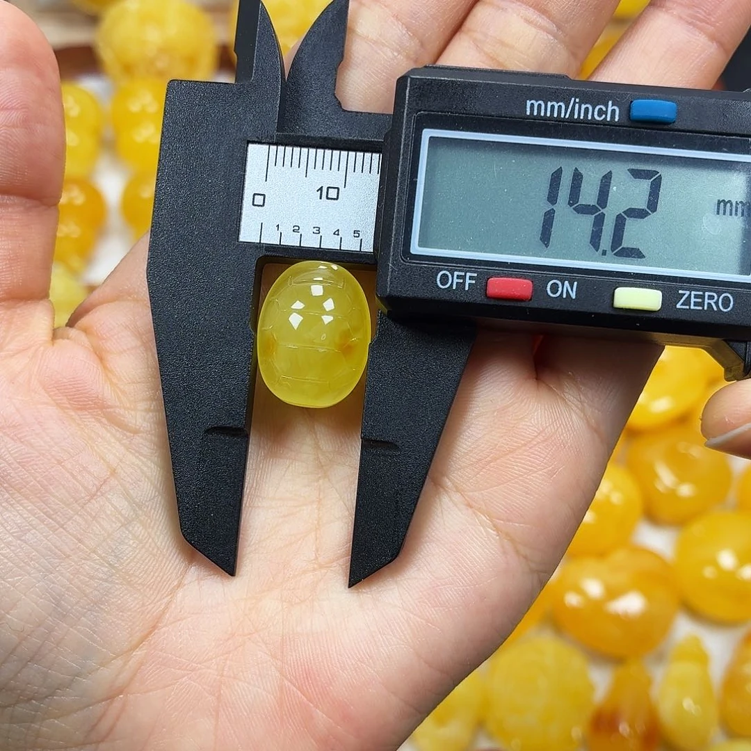 蜜蜡未镶嵌颈饰焦皮妖花富甲打孔不退不换