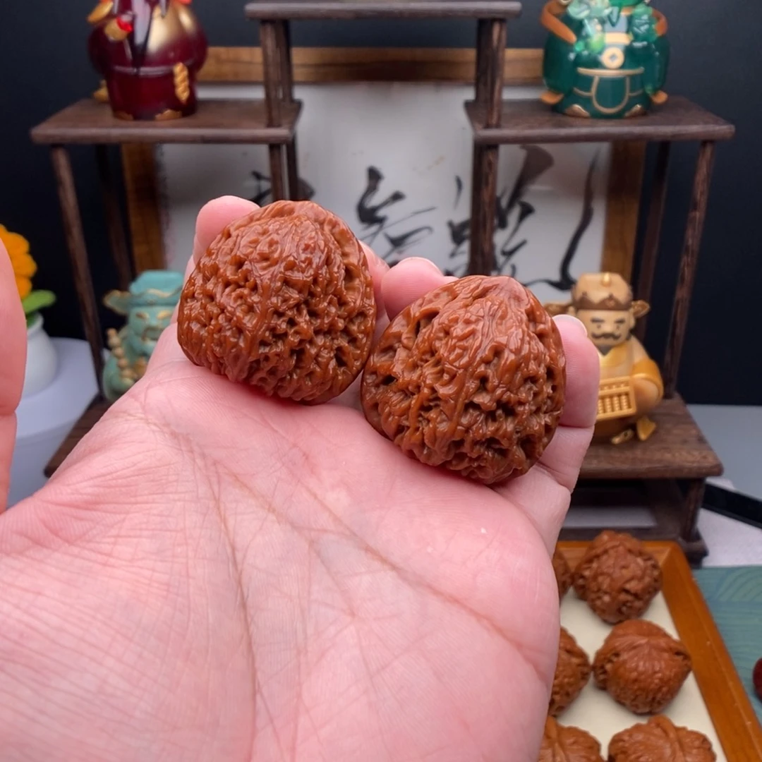 文玩核桃吊坠一***?38尺南疆石文玩核桃