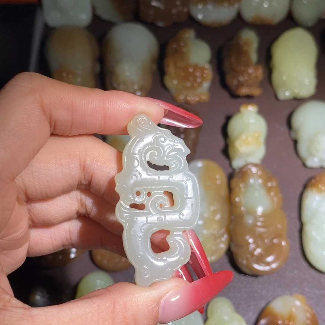 和田玉（糖玉）未镶嵌颈饰
