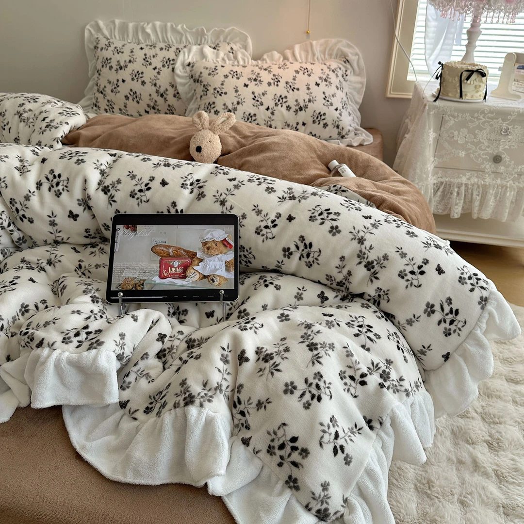 冬季法式小碎花牛奶绒四件套花边款被套珊瑚绒加厚保暖宿舍三件套