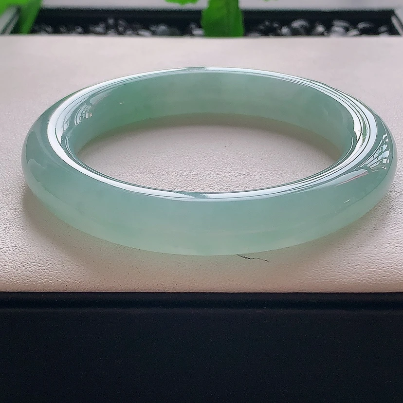 天然缅甸翡翠a货圆条55.8圈口冰润起胶细腻海蓝之谜满蓝色胖圆