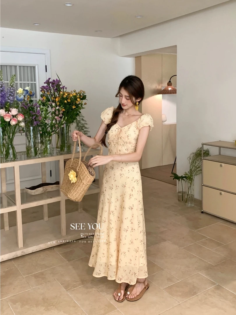 法式温柔蝴蝶绑带碎花连衣裙 2025新款 优雅小香风气质长裙