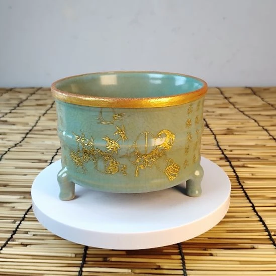 陶摆件美女折扇图