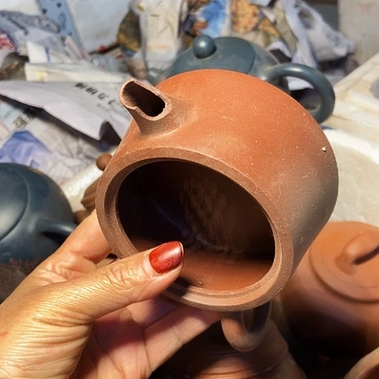 手工制作宜兴紫砂壶