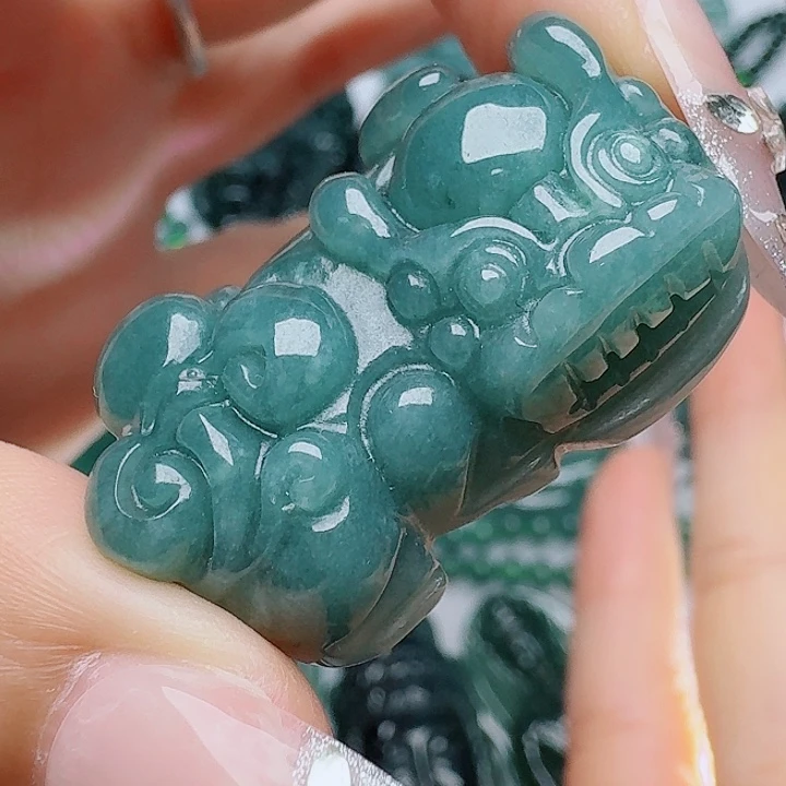 翡翠未镶嵌颈饰天然的A货翡翠多样性发其一