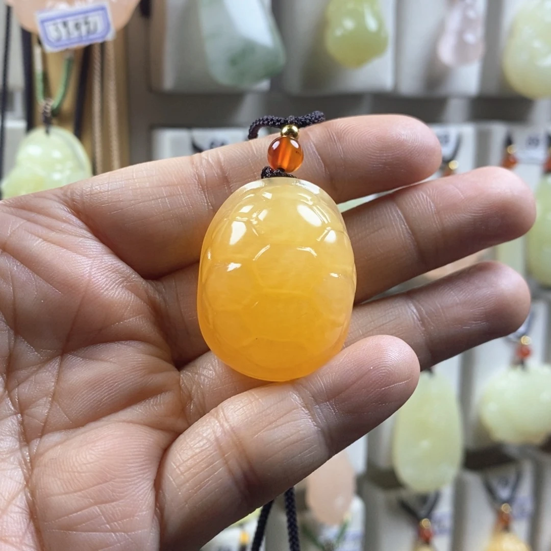 颈饰未镶嵌石英质玉（金丝玉）琦****空