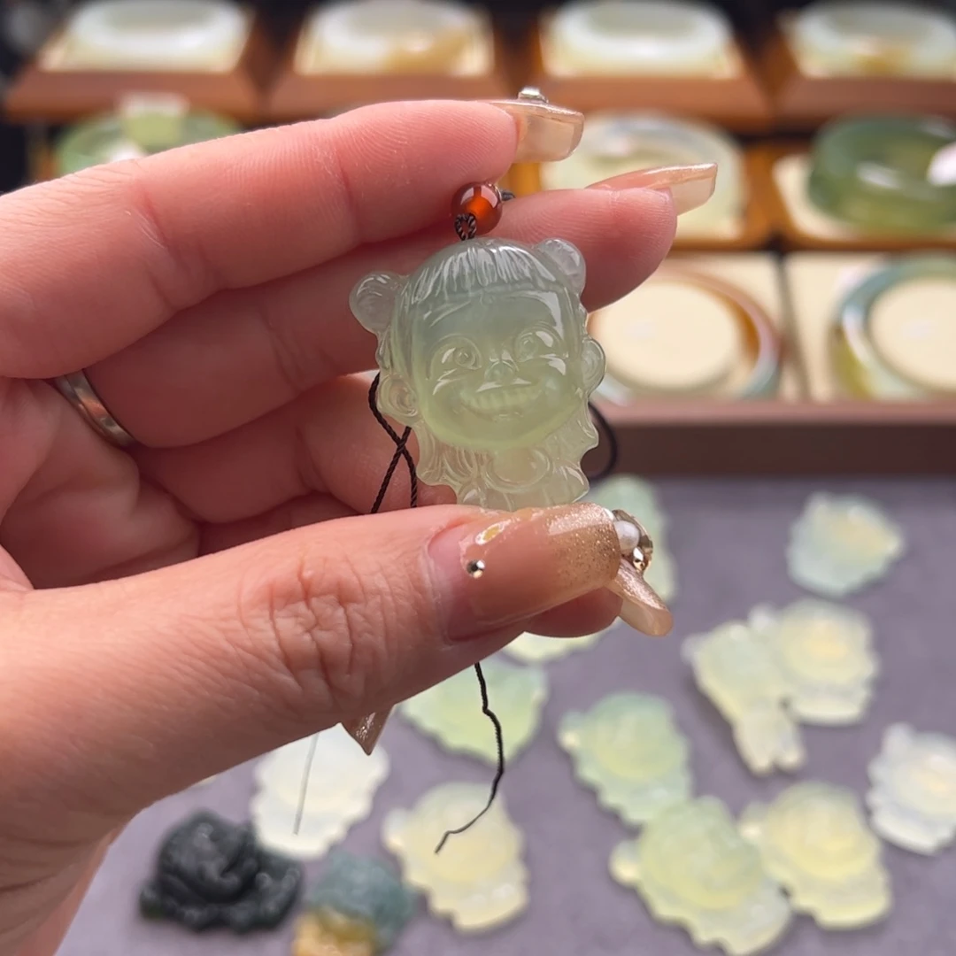 蛇纹石玉手镯未镶嵌老****?