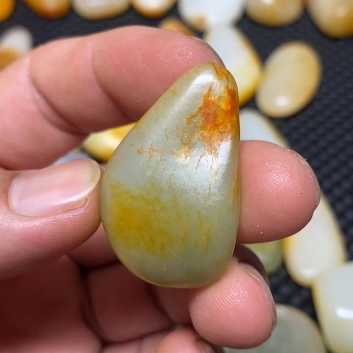 和田玉（糖玉）未镶嵌挂件