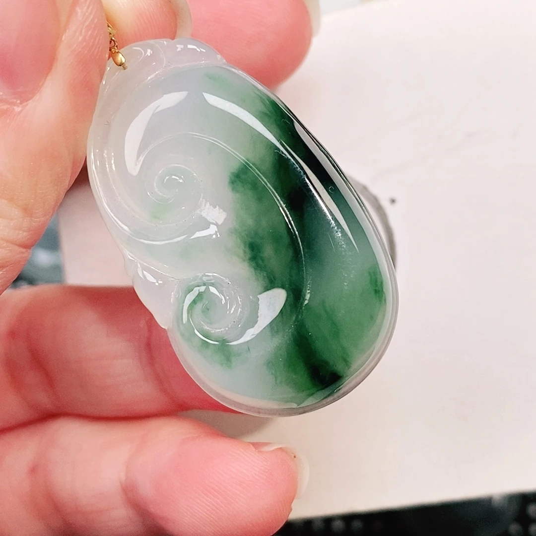 翡翠18K金镶嵌颈饰