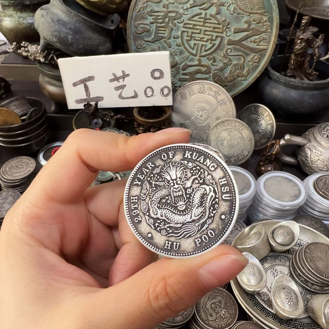 金属银元复古风格摆件