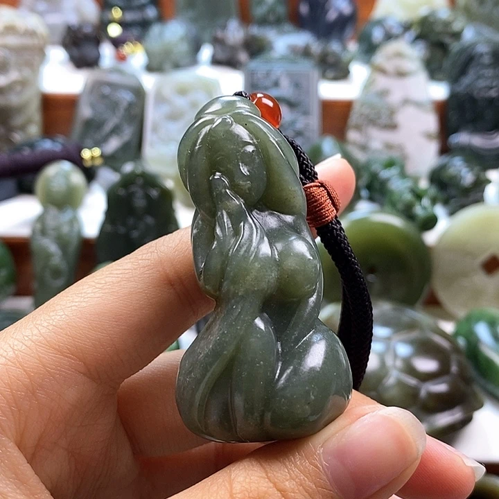 和田玉颈饰未镶嵌