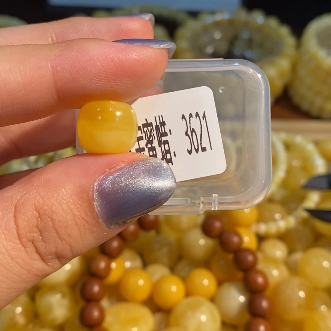 琥珀未镶嵌珠宝奇石3621