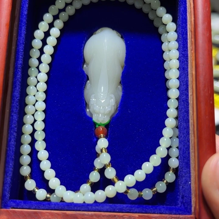 和田玉颈饰未镶嵌简*.