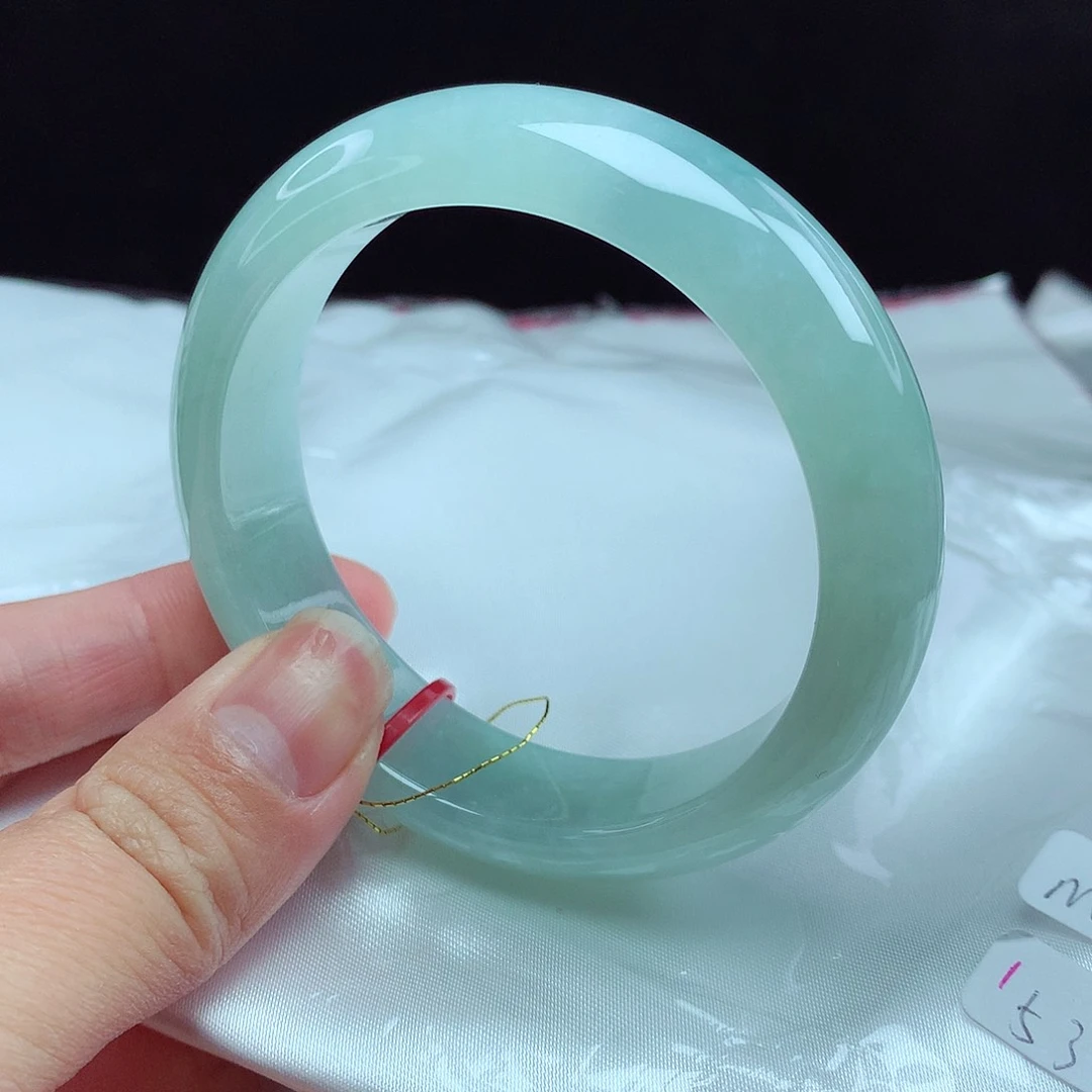 翡翠手镯未镶嵌53圈96个