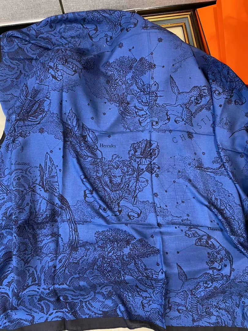 神秘蓝星系图腾140丝绒大方巾