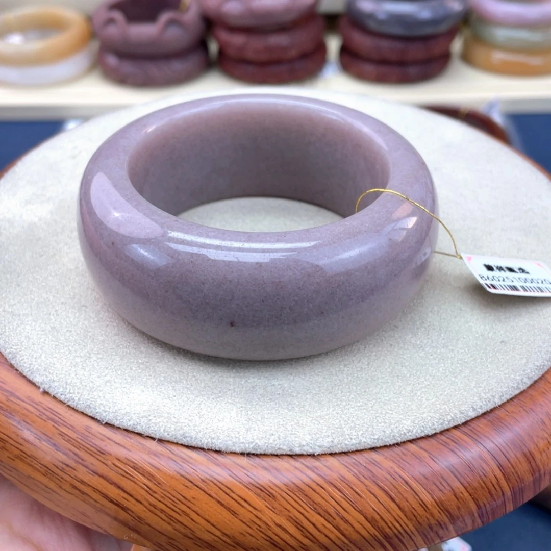 【闪购商品】石英质玉手镯未镶嵌梓****阁